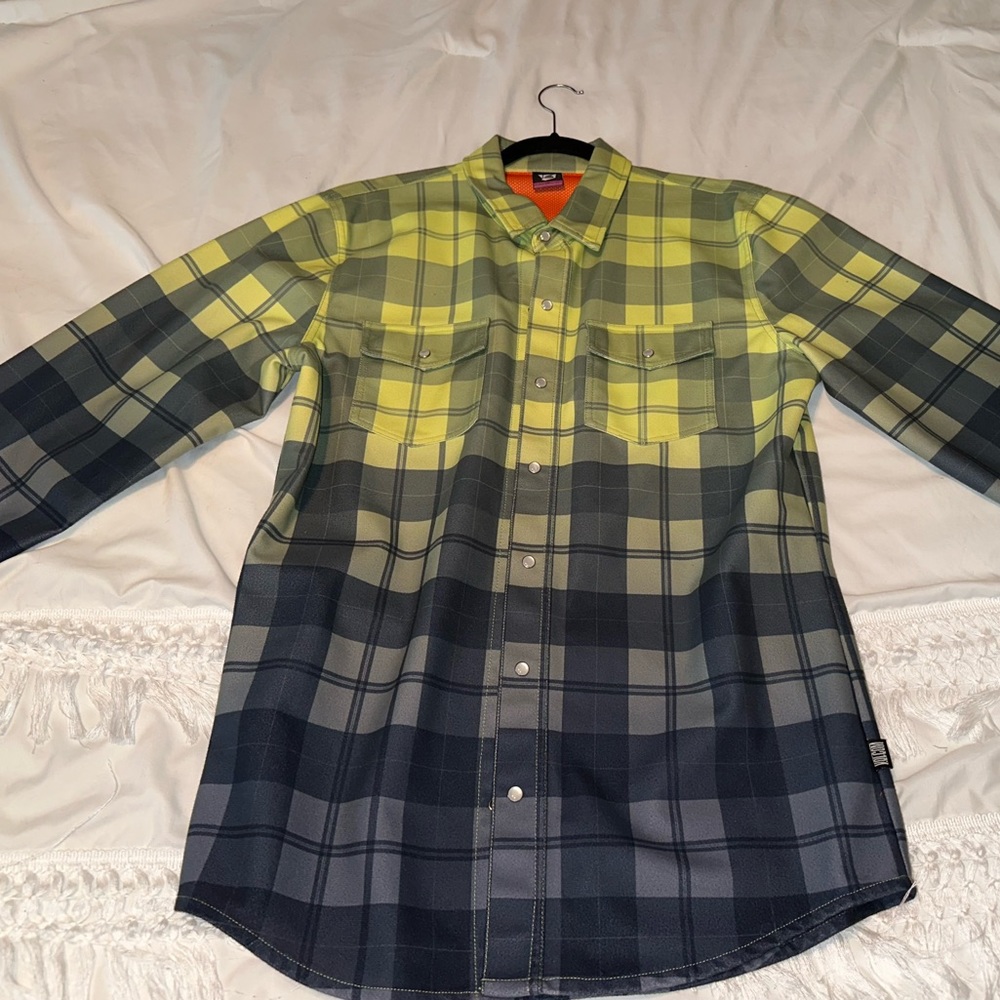 Volcom Men’s long sleeve snap shirt